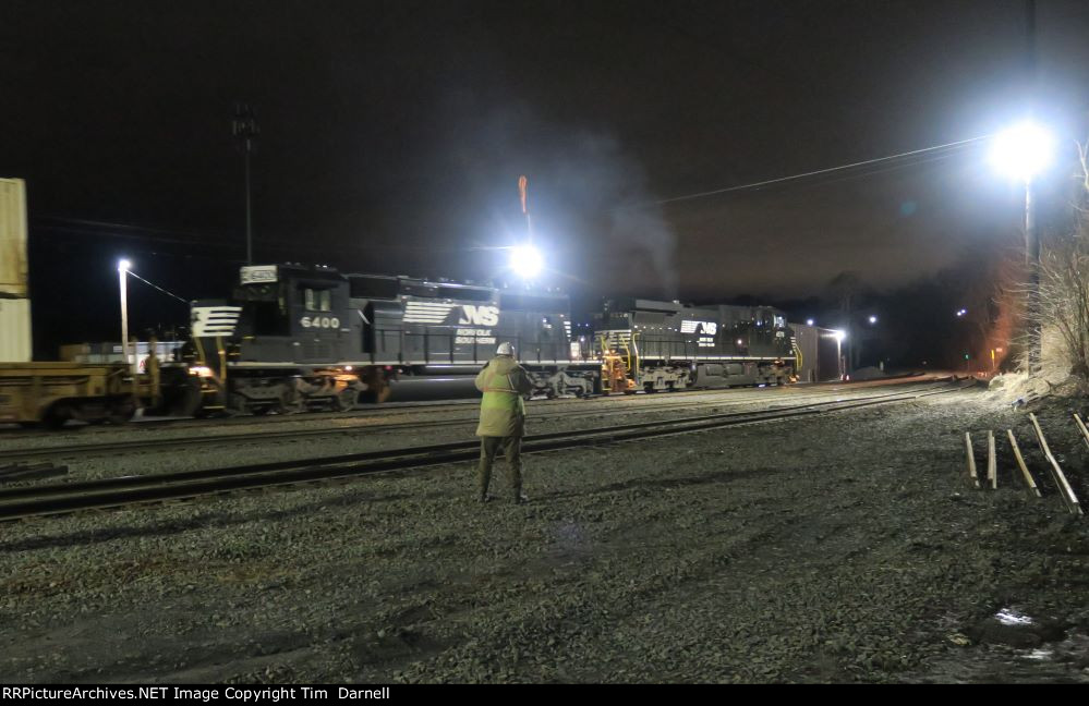 NS 6400, 4578 bring K82 thru Taylor yard